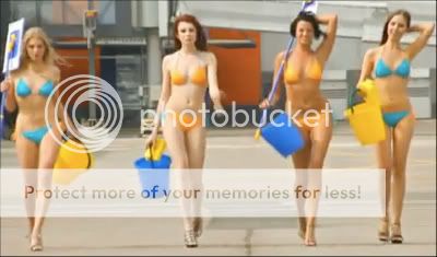 iklan maskapai rusia wanita seksi dengan bikini mencuci pesawat iklan, maskapai, rusia, mencuci, pesawat, seksi, bikini